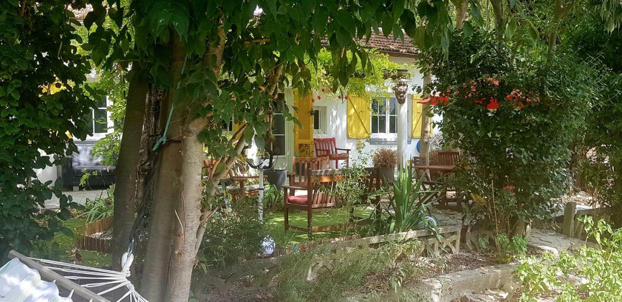 Maison Aux Volets Jaunes Holiday home Les Angles (Gard)
