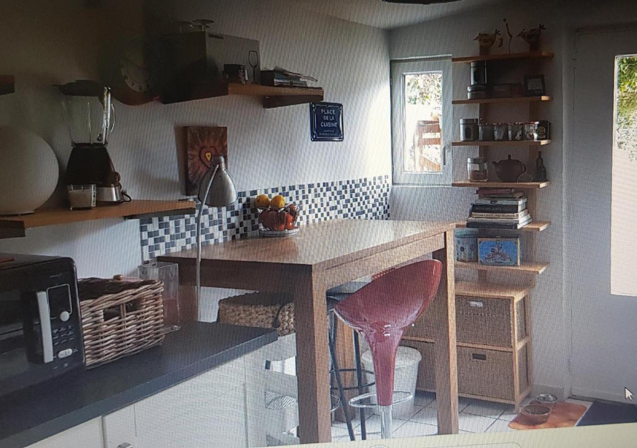Maison Aux Volets Jaunes Holiday home *