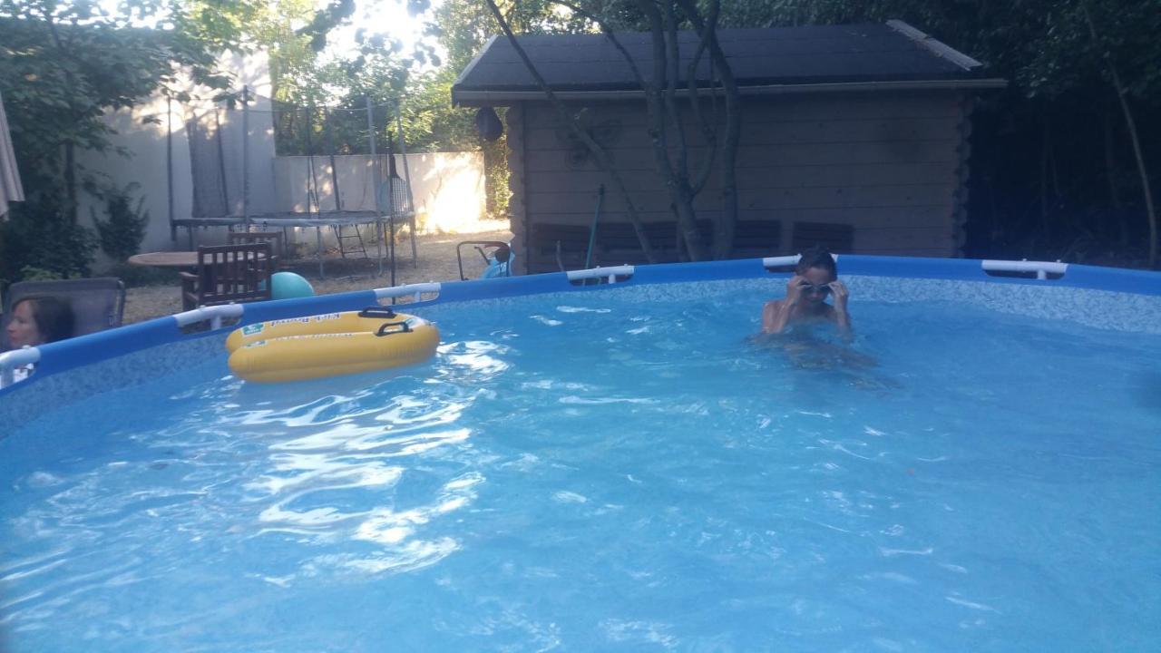 Holiday home Maison Aux Volets Jaunes